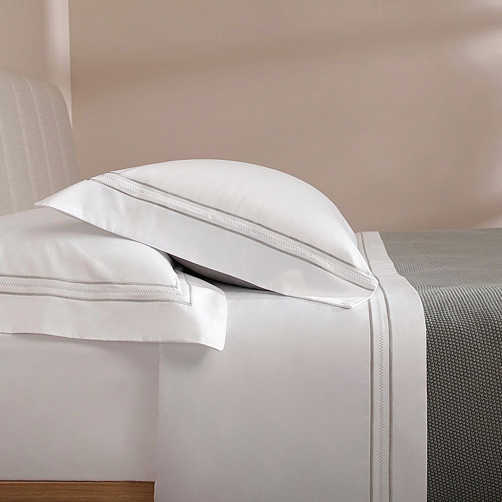 Branco c/ bordado Prata Escuro