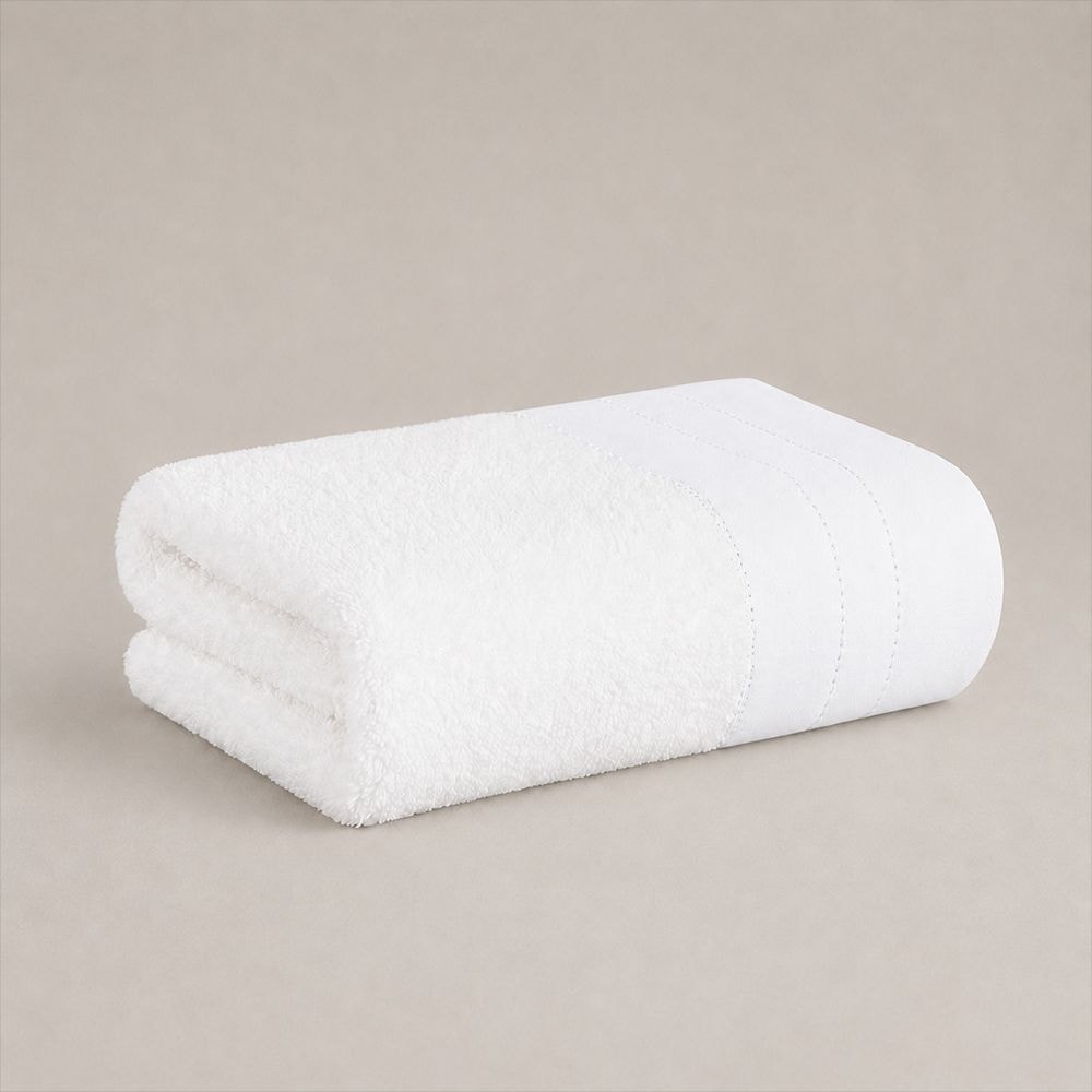 Branco com aplicação de Linho na cor Branco