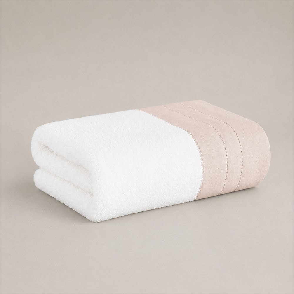 Branco com aplicação de Linho na cor Rosa